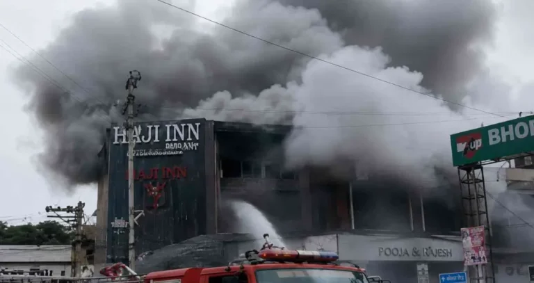 A major accident was averted in Bhopal: A massive fire broke out in the Lalghati firecracker market, with a petrol pump nearby. The Indore-Bhopal highway remained closed.