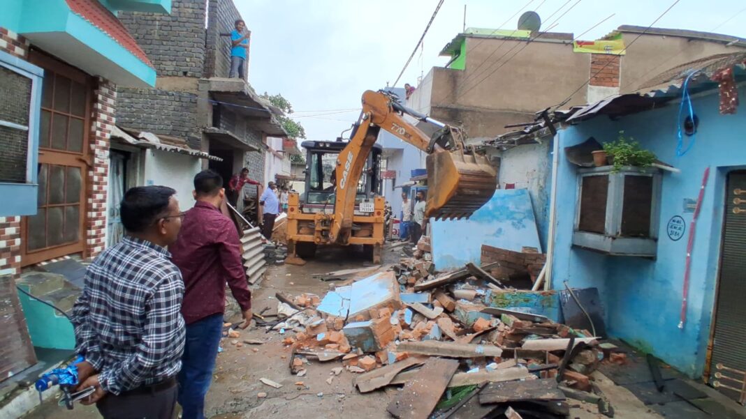 23 illegal encroachments removed from a drain in Raipur; major action by the municipal corporation to prevent waterlogging