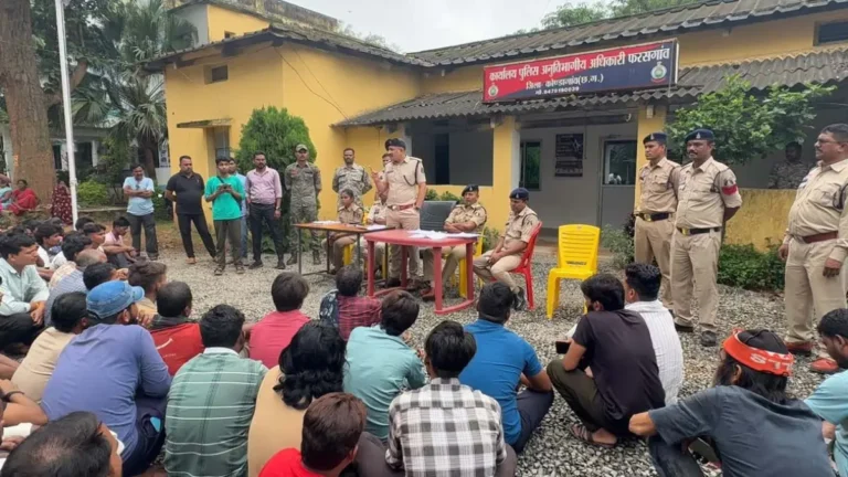 CG News: Major police combing operation in Pharasgaon; 163 suspects detained, documents checked.