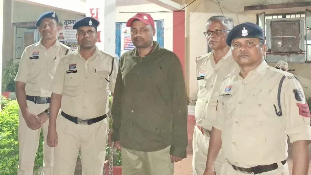 Posing as ACB officers, they entered the house and made off with goods worth lakhs after threatening to shoot; absconding accused arrested